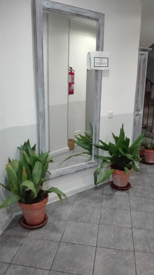 Hostal La Campana Toledo Exterior photo