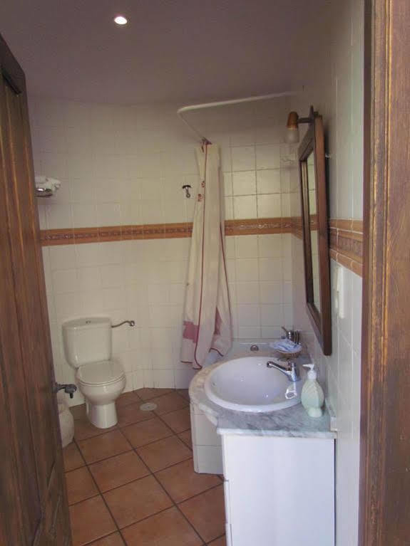 Hostal La Campana Toledo Exterior photo